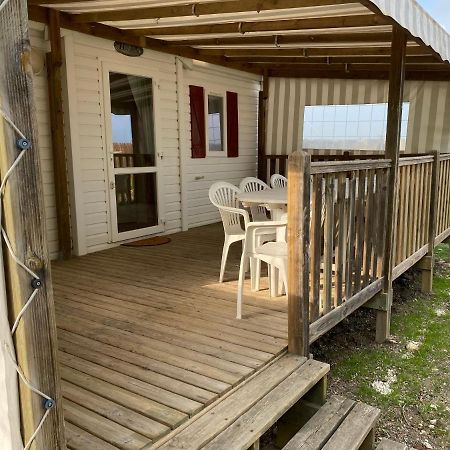 Mobil Home Avec Spacieuse Terrasse A Meschers Proche De Royan Kültér fotó